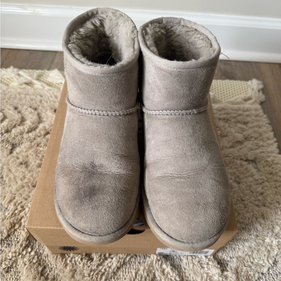 UGG Gray Campfire Fleece Lined Boots - Picture 9 of 10
